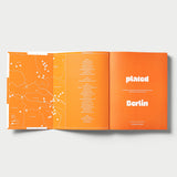 Aufgeschlagene Karte von plated Berlin Vol. I