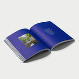 Aufgeschlagenes Buch in schräger Ansicht von Take Me to the Lakes, Edition SCHWARZWALD