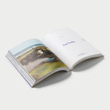 Aufgeschlagenes Buch in schräger Ansicht von Take Me to the Lakes, Weekender Edition HAMBURG