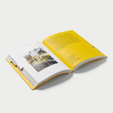 Aufgeschlagenes Buch in schräger Ansicht von Mit Vergnügen, MÜNCHEN