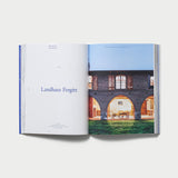 Aufgeschlagene Innenseiten von Take Me to the Lakes, Weekender Edition BERLIN DE VOL2